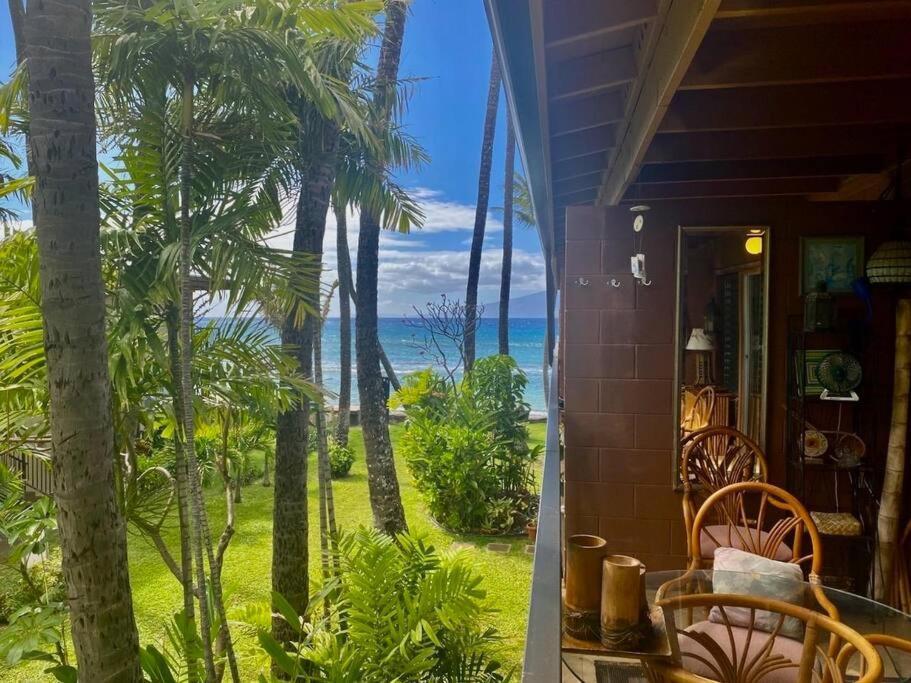 Appartement Oceanfront With Aircon-Hear The Waves-Amazing Views-Wifi à Lahaina Extérieur photo
