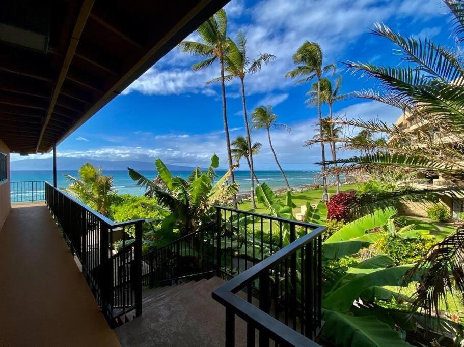 Appartement Oceanfront With Aircon-Hear The Waves-Amazing Views-Wifi à Lahaina Extérieur photo